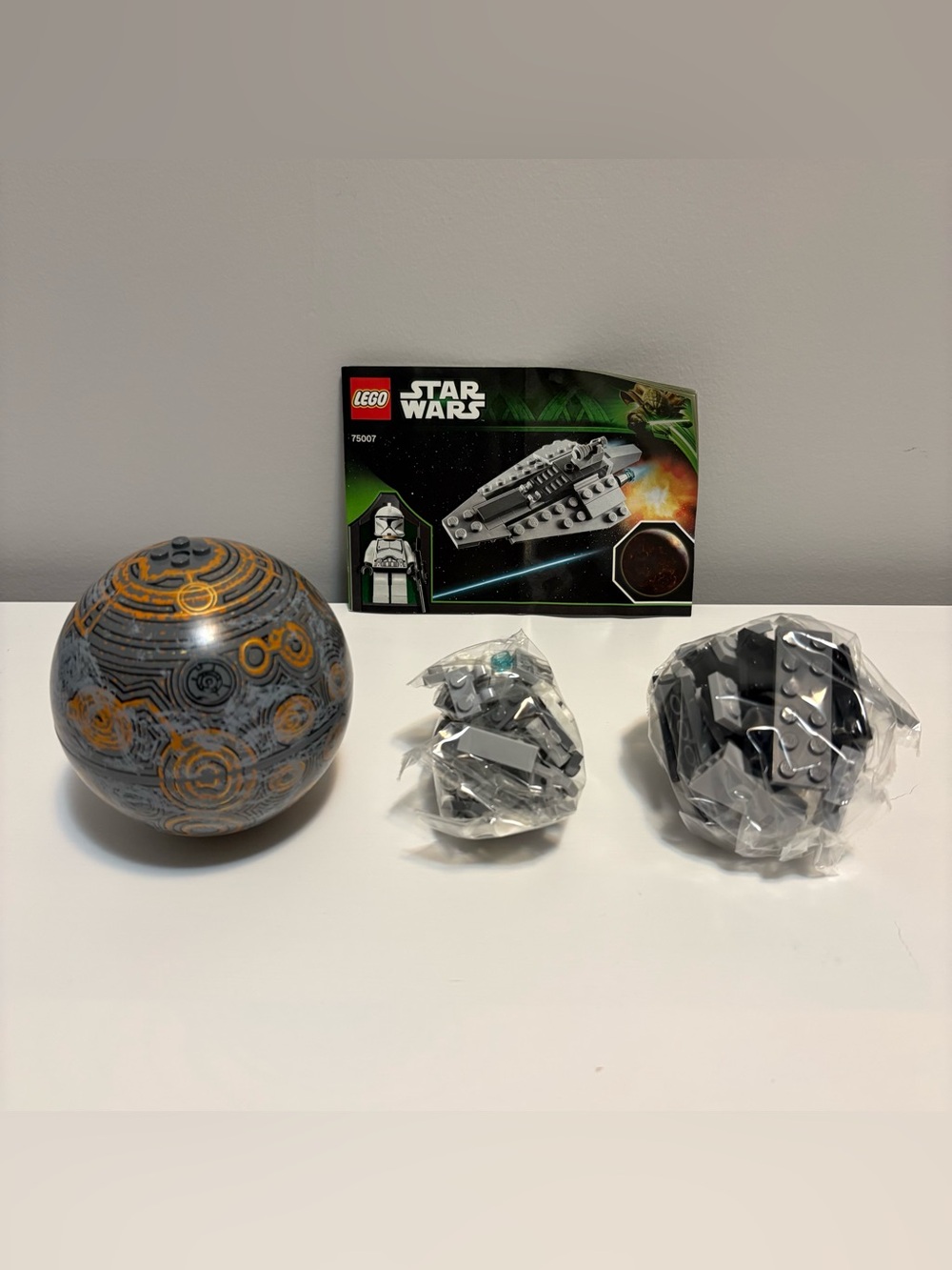 LEGO Star Wars: Republic Assault Ship & Planet Coruscant 75007 SEALED BAGS